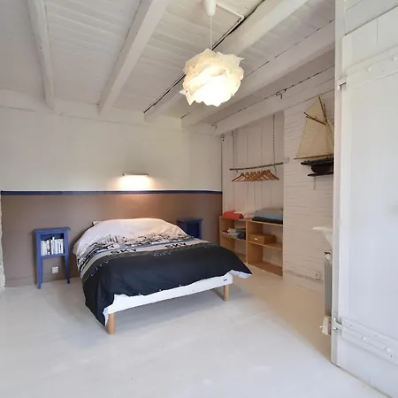 House Full Of Charm With Garden 10min From The Pointe Du Raz *