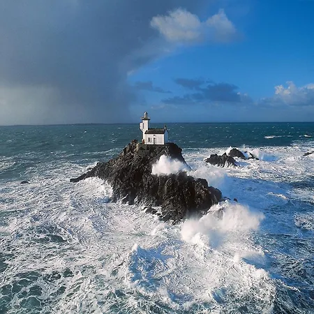 Ferienhaus House Full Of Charm With Garden 10min From The Pointe Du Raz